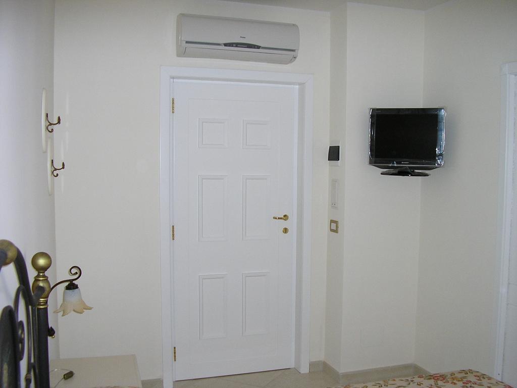 L'Airone Hotel มาร์เกริตา ดิ ซาวอยา ภายนอก รูปภาพ